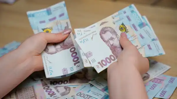 Затримка міжнародної допомоги: фінансовий аналітик висловив припущення щодо майбутнього пенсійних виплат в Україні 3