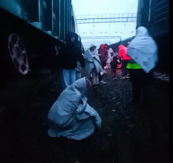 Журналістка опублікувала відео з евакуації залізничників під час атаки "Шахедів". 8