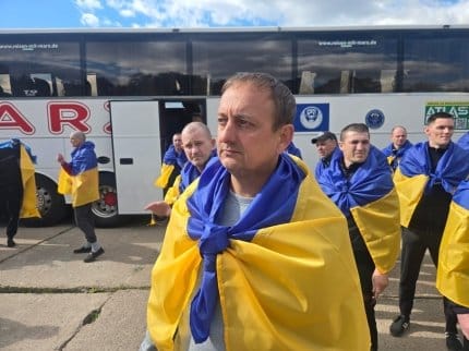 Зеленський повідомив про звільнення 193 українських захисників з полону російської сторони 8