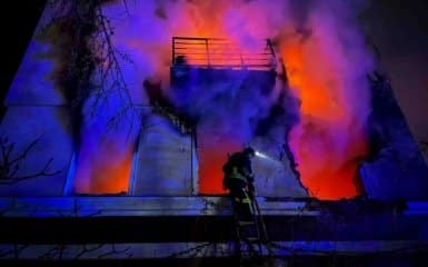 Одна особа загинула, двоє отримали поранення внаслідок російського удару по Сумській області.