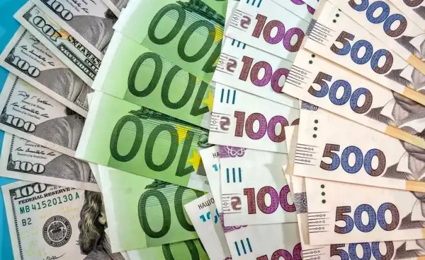 Головна 35 Курс валют: вартість євро та долара сьогодні