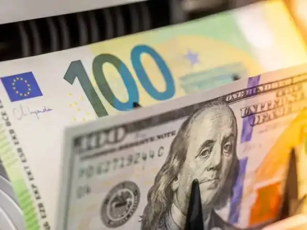 Аналітик пояснив, чи варто поспішати купувати долари, адже&hellip;