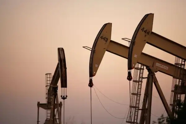 Вартість нафти знову стрімко зростає, ціни рухаються вгору.