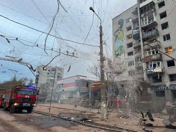 Головна 57 Росія скинула надважку авіабомбу ФАБ-1500 на центр Слов’янська,…