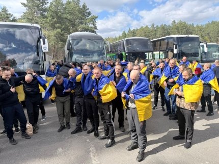 Зеленський повідомив про звільнення 193 українських захисників з полону російської сторони 7