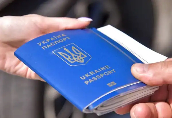 Уряд оновив умови виїзду за межі країни для жінок.