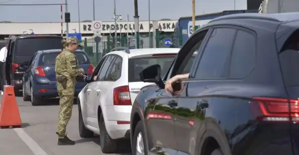 Різні норми для чоловіків та жінок: як статус пенсіонера впливає на можливість виїзду з України 23 Різні норми для чоловіків та жінок: як статус пенсіонера впливає на можливість виїзду з України 23