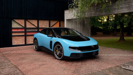 Ferrari показала свій перший електромобіль Luce — фото та відео 11