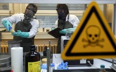 Росія продовжує розповсюджувати неправдиву інформацію про "таємні американські лабораторії біологічної зброї" на території України. 13