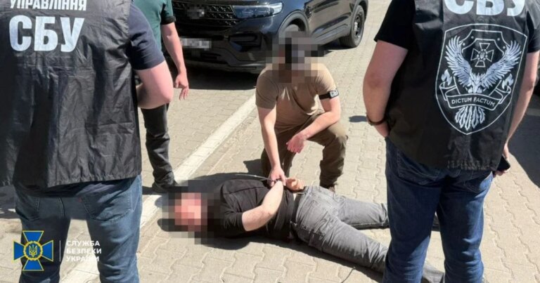 Служба безпеки України затримала "на гарячому" начальника обласного військкомату: які його провини 6