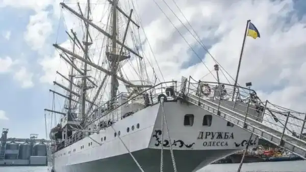 Головна 47 Російські війська напали на вітрильний корабель “Дружба”: яке…