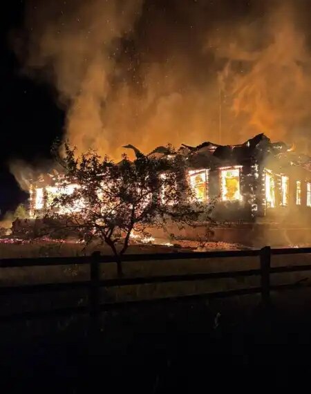 Головна 49 На Чернігівщині через атаку дрона знищено школу