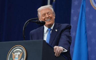 Американський суд наказав видалити ім’я Трампа з назви Центру Кеннеді