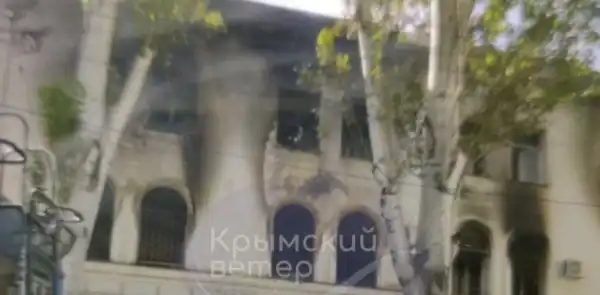 «Цілі вікна залишилися лише в підвалі»: Журналісти повідомили деталі про ракетний удар по штабу авіації Чорноморського флоту в Криму 1 «Цілі вікна залишилися лише в підвалі»: Журналісти повідомили деталі про ракетний удар по штабу авіації Чорноморського флоту в Криму 1