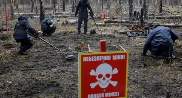 П'ята частина України під загрозою: для повного розмінування знадобиться щонайменше десять років, пише Rzeczpospolita 4 П'ята частина України під загрозою: для повного розмінування знадобиться щонайменше десять років, пише Rzeczpospolita 4