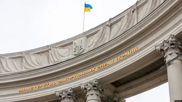 Сибіга прокоментував українців, які перебувають за кордоном: "Будуть вжиті відповідні кроки" 21 Сибіга прокоментував українців, які перебувають за кордоном: "Будуть вжиті відповідні кроки" 21