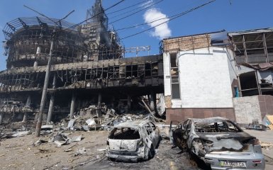 Близько 300 будівель у Києві зазнали пошкоджень від нещодавніх російських ударів, повідомив Зеленський 3