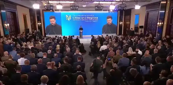 "Казав Лукашенко, а приїхала Тихановська": Зеленський з іронією прокоментував пропозицію Мінська про зустріч 11 "Казав Лукашенко, а приїхала Тихановська": Зеленський з іронією прокоментував пропозицію Мінська про зустріч 11