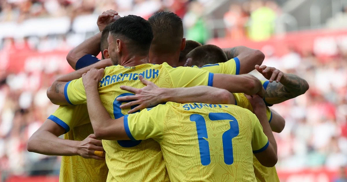 Збірна України з футболу Збірна України з футболу