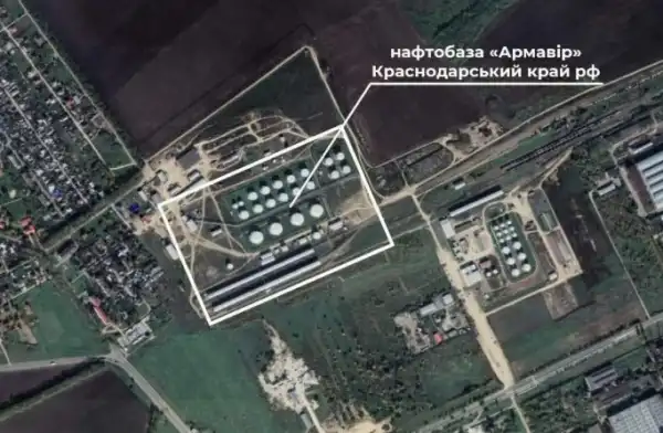 Президент Зеленський підтвердив атаку СБУ на нафтосховище в Армавірі та оприлюднив супутникові фотографії результатів. 5 Президент Зеленський підтвердив атаку СБУ на нафтосховище в Армавірі та оприлюднив супутникові фотографії результатів. 5