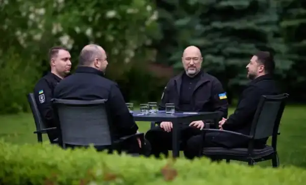 Зеленський анонсував підготовку до «важливих переговорів» 1 Зеленський анонсував підготовку до «важливих переговорів» 1