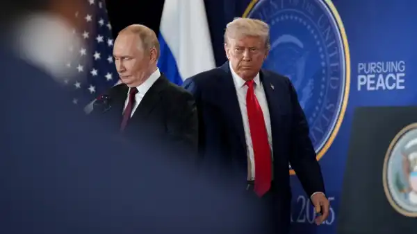 Зеленський позбавив Путіна та Трампа козирів, - FT 1 Зеленський позбавив Путіна та Трампа козирів, - FT 1