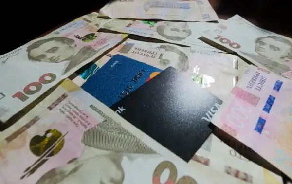 "Податок на OLX": які політичні сили підтримали скандальний закон 6