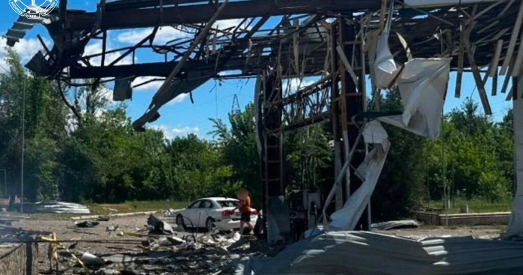 Росія завдала нищівного удару по одному з міст, влучивши в АЗС, є постраждалі. 4