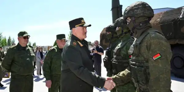 Восьмеро ознак наближення війни: білоруська опозиція надала голові МЗС України звіт про Лукашенка 23