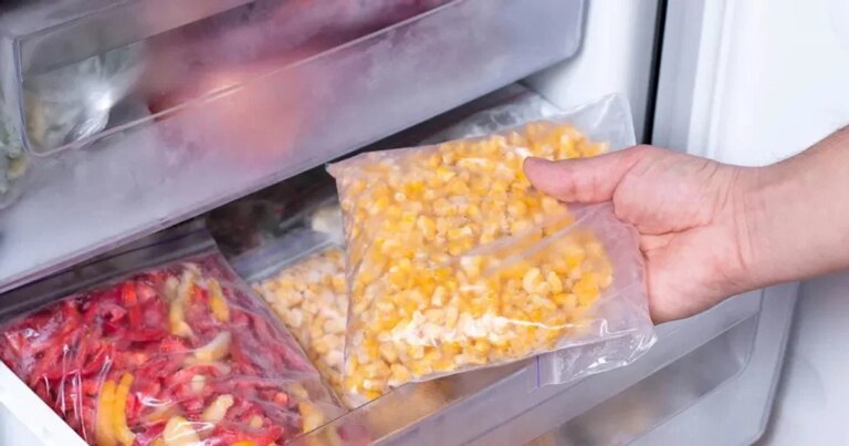 Які продукти не варто класти в морозильну камеру, оскільки вони втратять свої якості, хоча їх часто там зберігають 6
