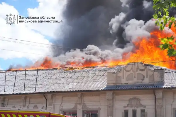 Запоріжжя атакували російські КАБи, є поранені 9