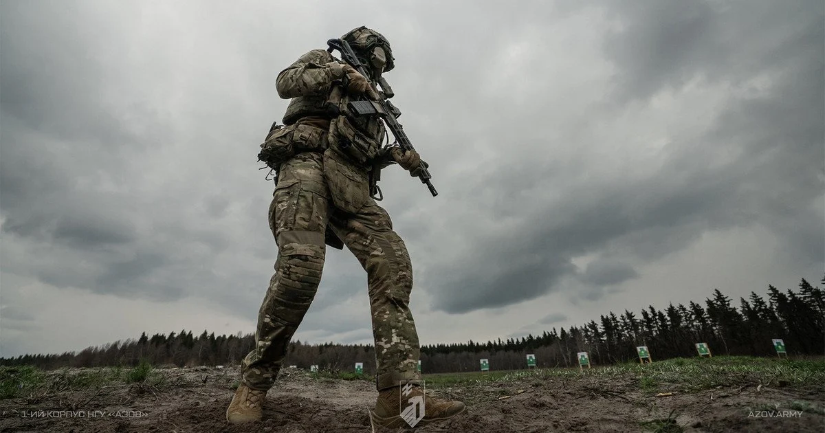 Військовий "Азову" Військовий "Азову"