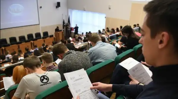 Торік внаслідок перевірок відрахували майже 30 тисяч студентів, яким понад 25 років 4 Торік внаслідок перевірок відрахували майже 30 тисяч студентів, яким понад 25 років 4