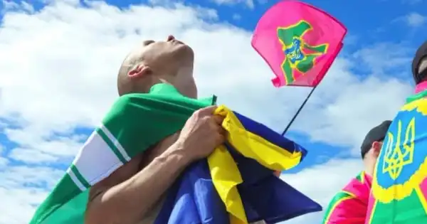 «Господи, я сина не впізнав!» – український прикордонник вперше за чотири роки полону поспілкувався з сином, який виріс. 21