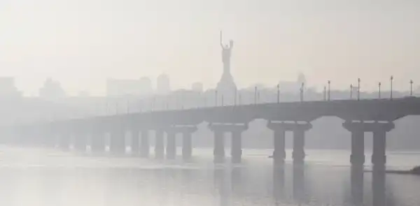 Київ може відчути наслідки пожеж у Чорнобильській зоні через північний вітер, який принесе забруднене повітря.