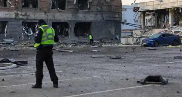 До мільйона гривень: уряд збільшив підтримку робітників критично важливих галузей, які зазнали збитків 21