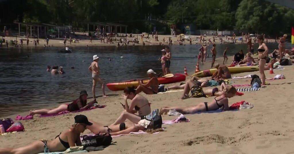 Сонячне світло, пернаті друзі та слимаки: справжні причини шкірних висипань після купання 1 Сонячне світло, пернаті друзі та слимаки: справжні причини шкірних висипань після купання 1