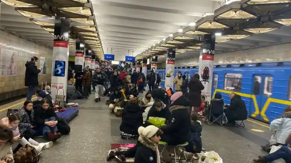До припинення повітряної тривоги міліція не дозволяла громадянам&hellip;