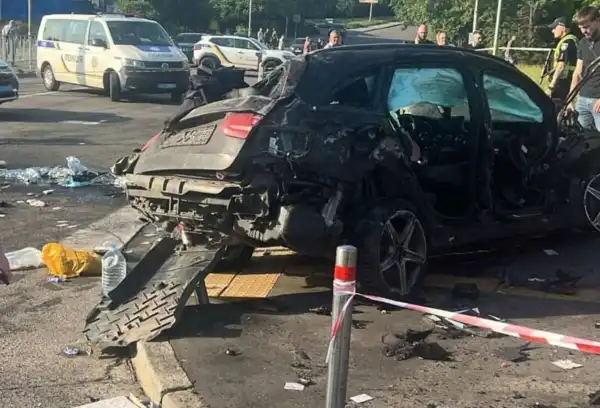 Столицю охопила низка моторошних аварій: ризик смерті від ракети та в автопригоді практично однаковий 1 Столицю охопила низка моторошних аварій: ризик смерті від ракети та в автопригоді практично однаковий 1