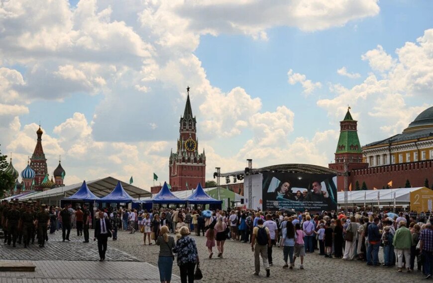 Головна 38 У Москві зростає тривога: українські напади виявили нову проблему, викликавши занепокоєння Кремля…