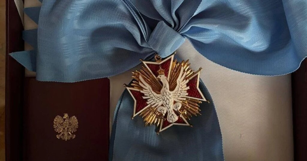 Знак єдності: троє колишніх лідерів України повернули Варшаві відзнаки Ордену Білого Орла 13 Знак єдності: троє колишніх лідерів України повернули Варшаві відзнаки Ордену Білого Орла 7