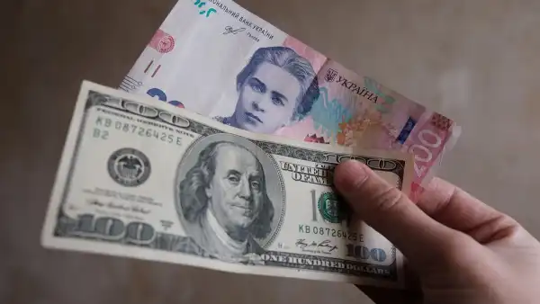 За прогнозами, долар сягне 50 гривень: Уряд затвердив&hellip;