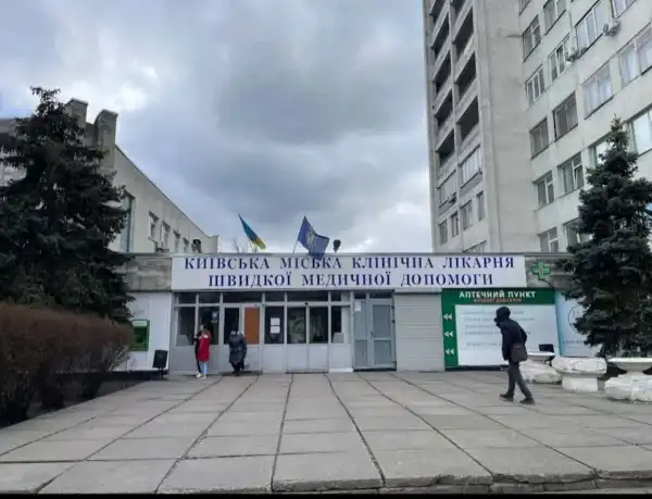 Директора лікарні звільнили після смерті військового з некритичними пораненнями 12
