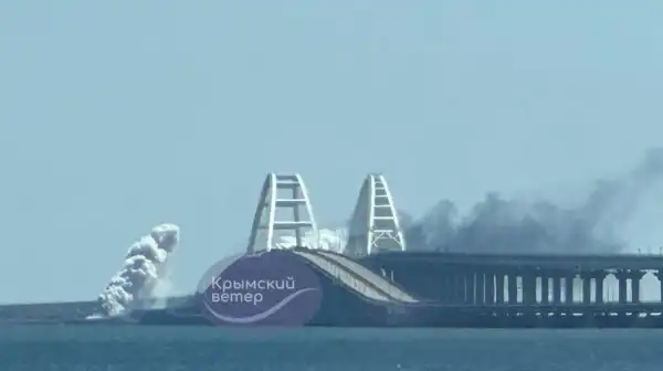 Експерт проаналізував наслідки руйнування мосту на півдні та важливість ударів по Кримському мосту. 8
