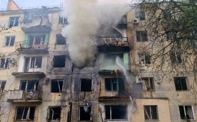 Головна 26 Загарбники атакували багатоповерховий будинок у Павлограді, є потерпілі