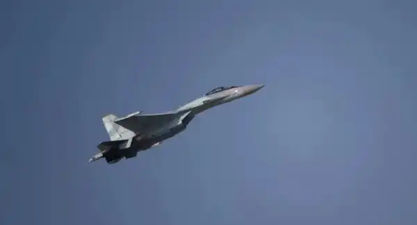 Українські захисники збили на сході винищувач Су-35 3 Українські захисники збили на сході винищувач Су-35 3