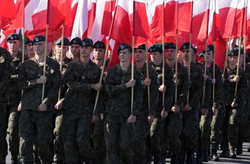 Головна 38 Польща готується до військових дій: у державі планується запровадження особливого режиму.