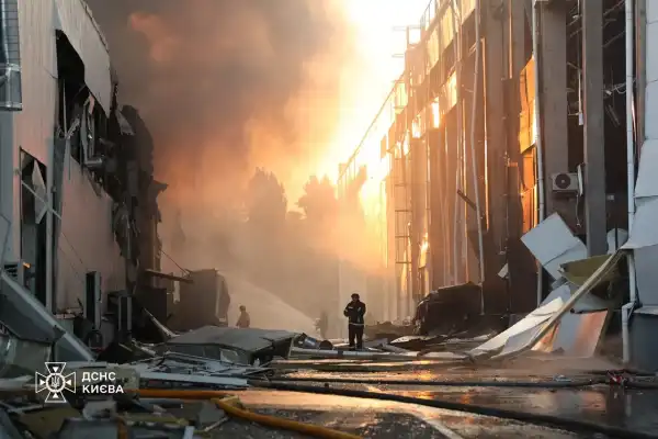 Головна 49 Займання на складських приміщеннях після балістичної атаки на…