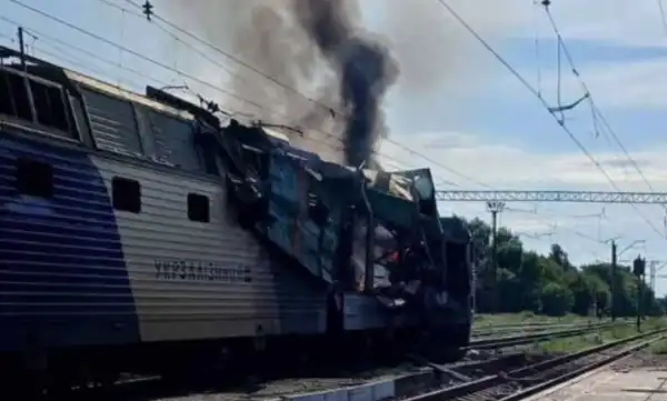 Пасажирське залізничне сполучення в Запоріжжі призупинено на третю добу через атаки Росії.