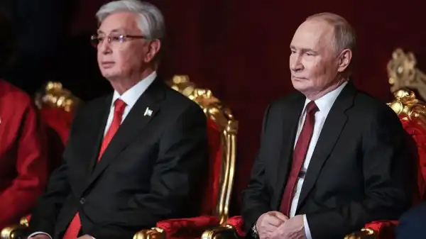 "Причина цієї війни залишається загадкою": Токаєв проводить паралелі між війною в Україні та конфліктом між Вірменією та Азербайджаном 12
